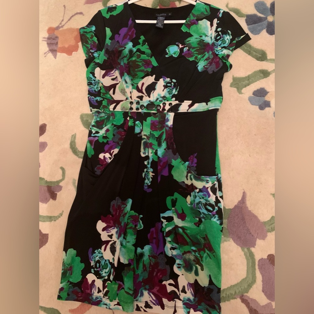 Roulette size 12 dress with pockets! Black base with splashes of green & purple